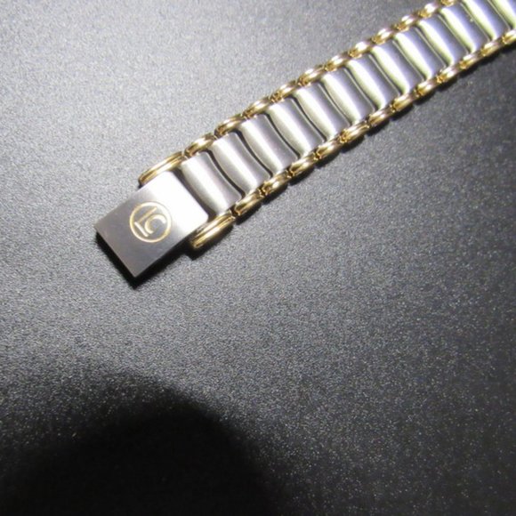 LE CHATEAU LADIES WATCH NIB - Picture 6 of 6